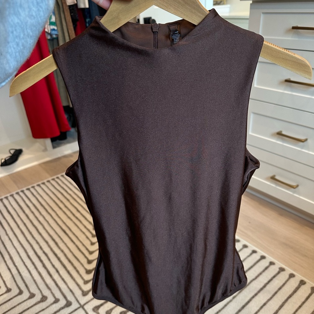 Skims : Brown Disco Sleeveless Bodysuit in Cocoa - Size Medium